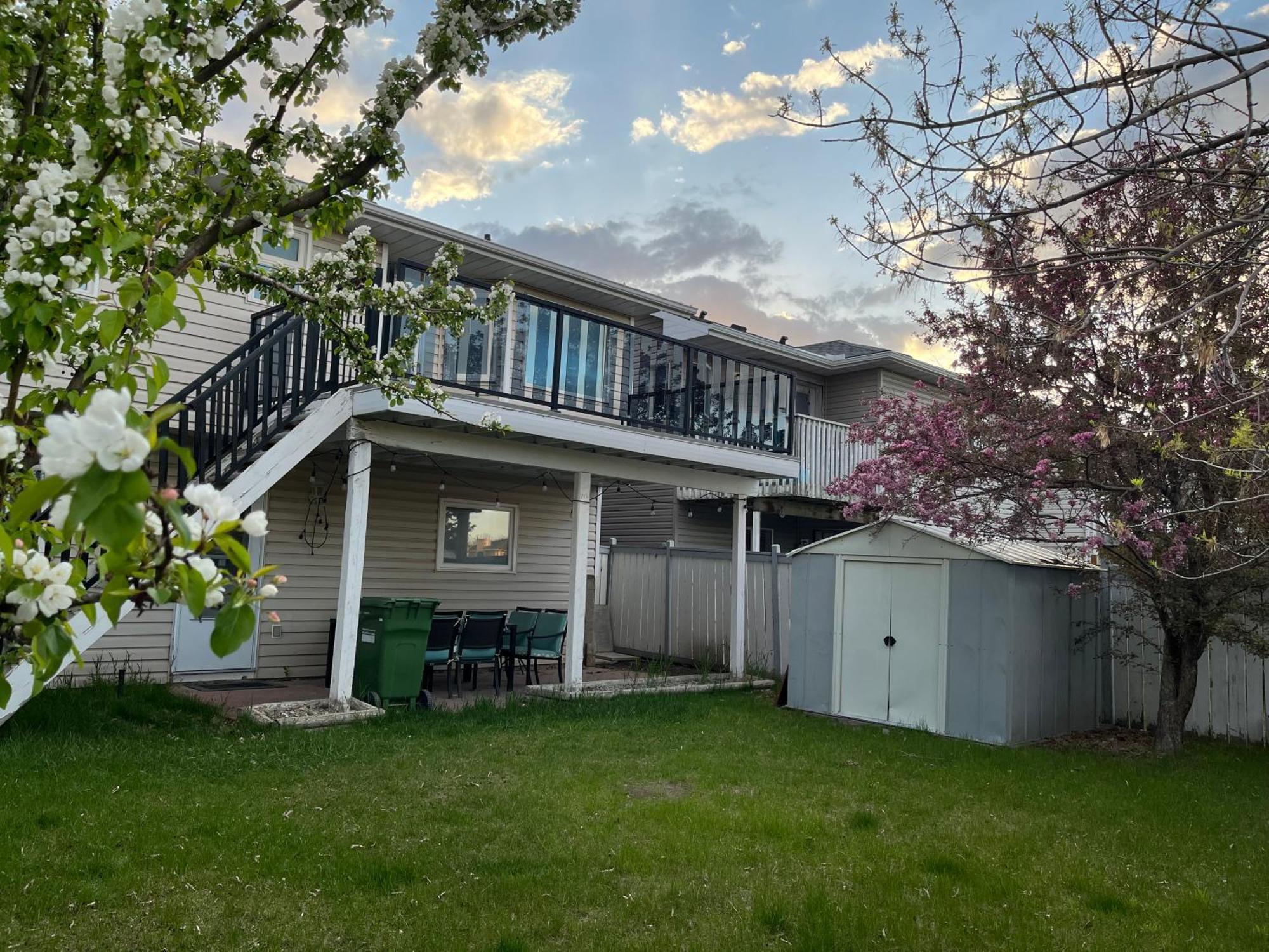 Citadel Cozy Quilt Private Bedroom Calgary Exterior photo